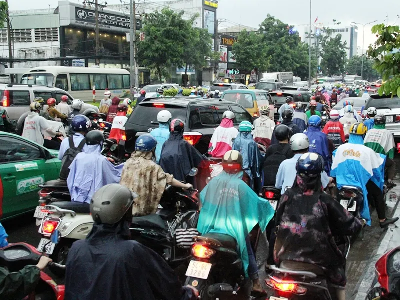 Nguyên nhân một phần là do cơn mưa khá lớn cuối giờ chiều ngày 1-8